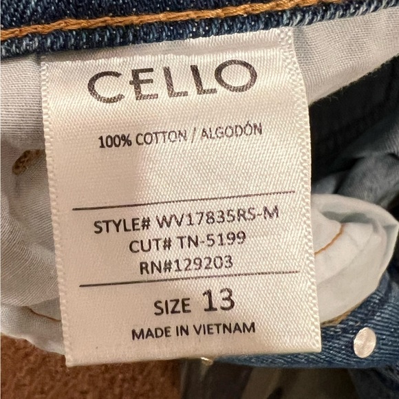 Cello Tuesday High Waisted Mom Jean Cropped Ankle Size 13 - Picture 6 of 6